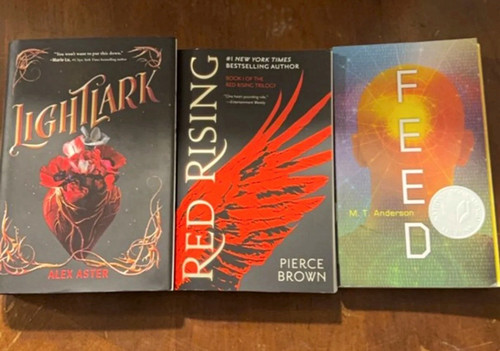 Lightlark red rising feed - red, /